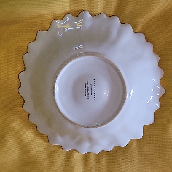 Sunflower Bowl from Pottery Barn - Picture 4 of 5